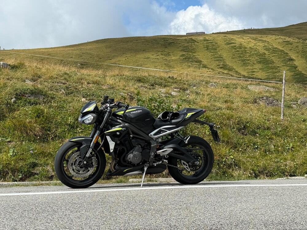 Triumph Street Triple RS (2020 - 22) (4)