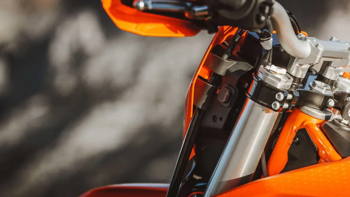 KTM 690 Enduro 690 Enduro R (2026) (10)
