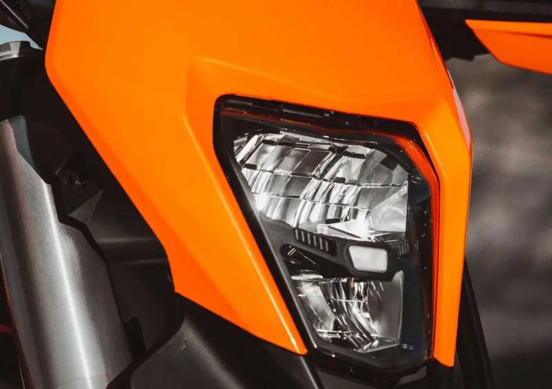 KTM 690 Enduro 690 Enduro R (2026) (17)