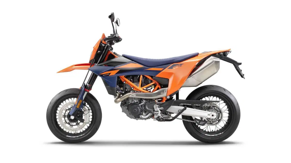 KTM 690 SMC R 690 SMC R (2026) (4)