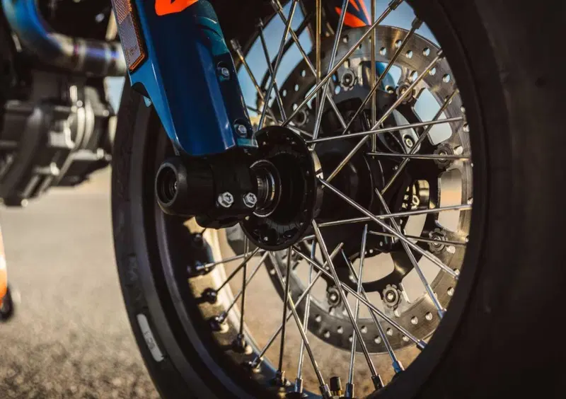 KTM 690 SMC R 690 SMC R (2026) (10)