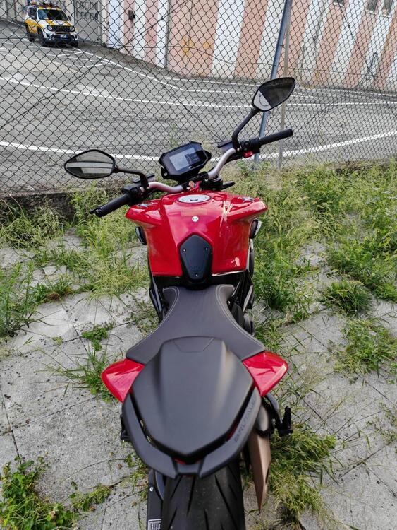 MV Agusta Brutale 800 R (2023 - 25) (4)