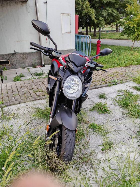 MV Agusta Brutale 800 R (2023 - 25) (2)