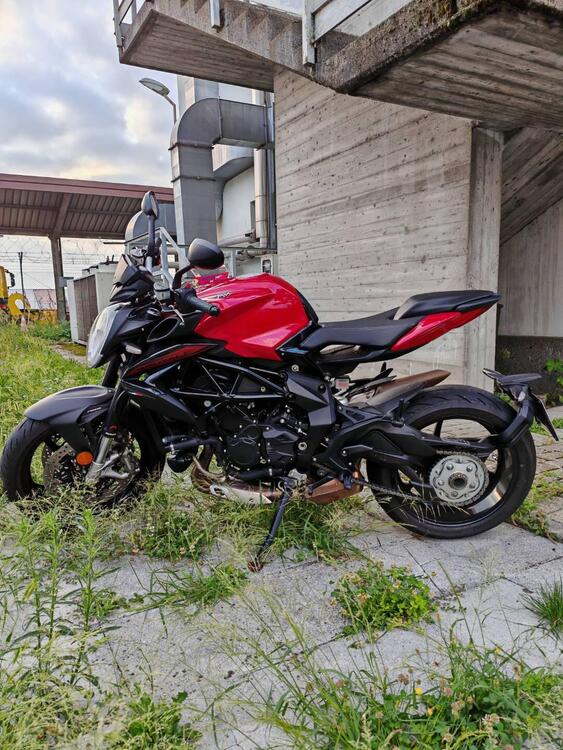 MV Agusta Brutale 800 R (2023 - 25) (3)