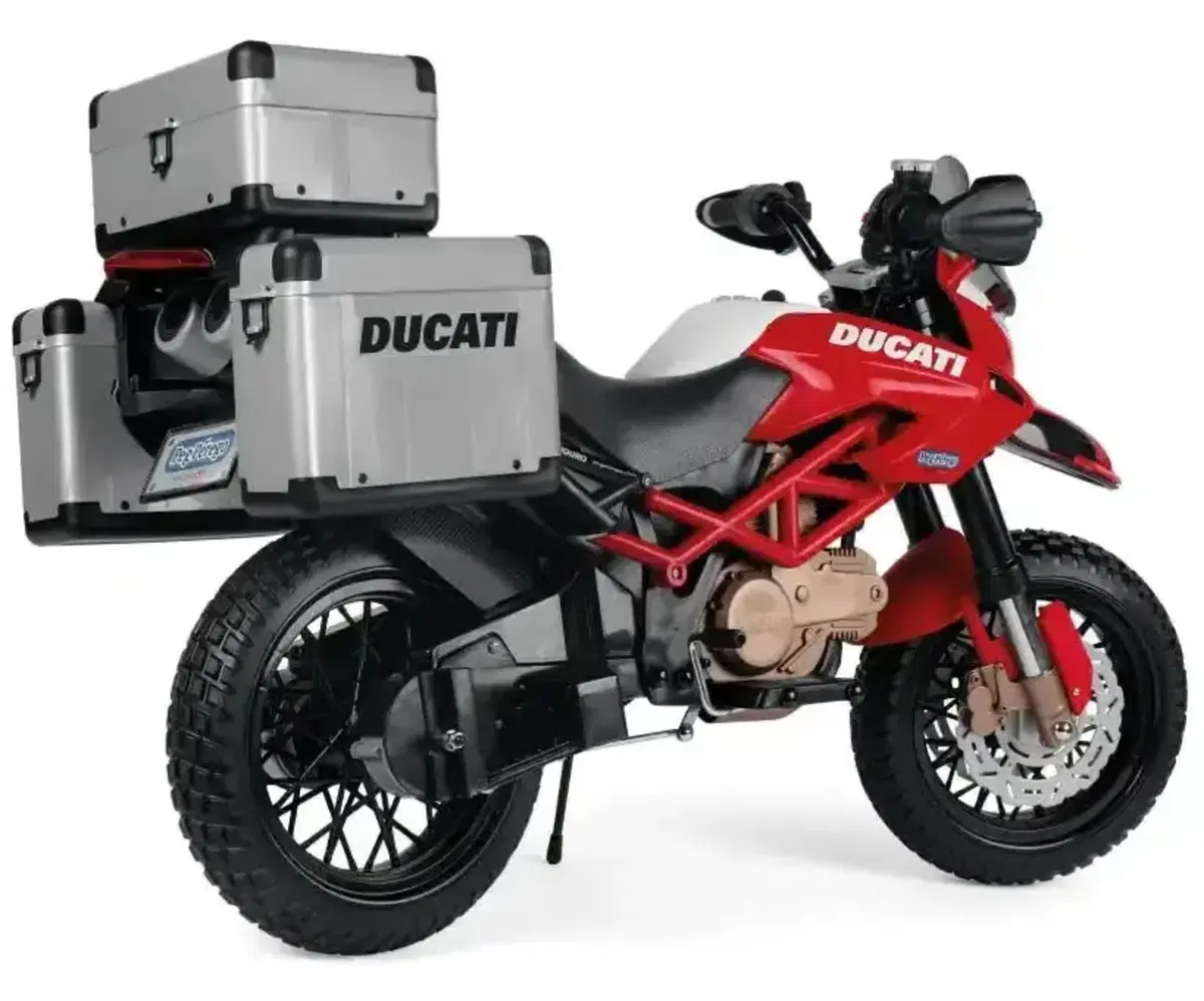 Vuoi un figlio Ducatista? Puoi cominciare a crescere il futuro Pecco con le mini Ducati ufficiali (3)