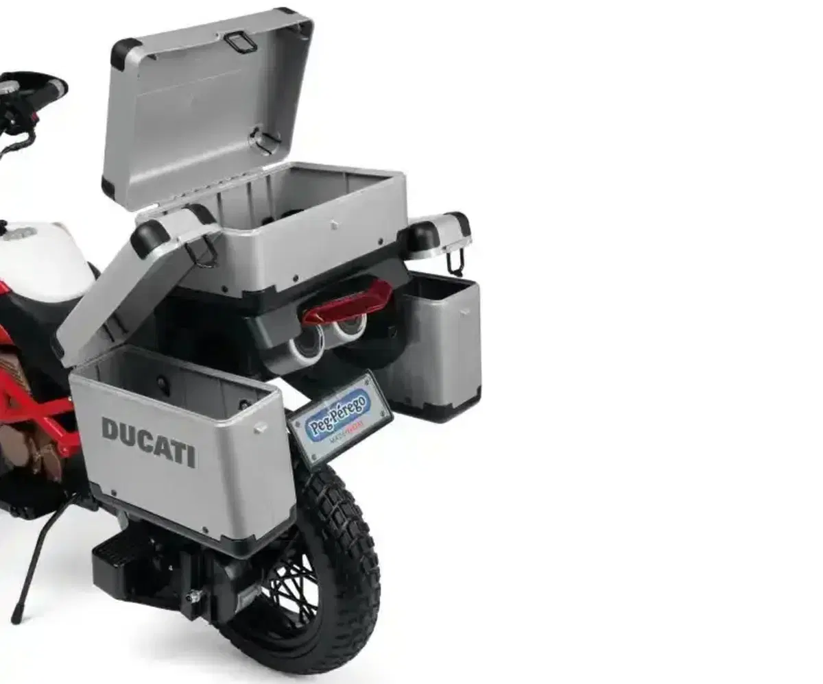 Vuoi un figlio Ducatista? Puoi cominciare a crescere il futuro Pecco con le mini Ducati ufficiali (5)