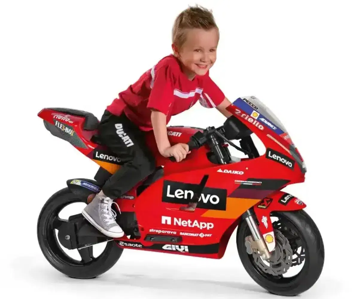 Vuoi un figlio Ducatista? Puoi cominciare a crescere il futuro Pecco con le mini Ducati ufficiali (2)