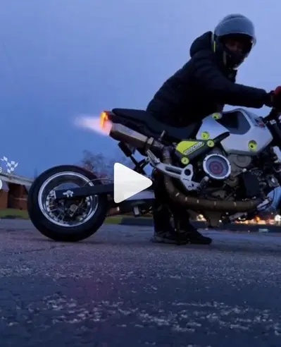 Una Honda Grom 125 con motore Ducati Panigale [VIDEO] 