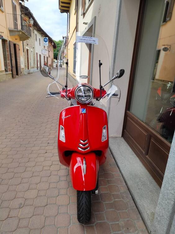 Vespa GTS 300 Super Hpe (2018 - 19) (5)