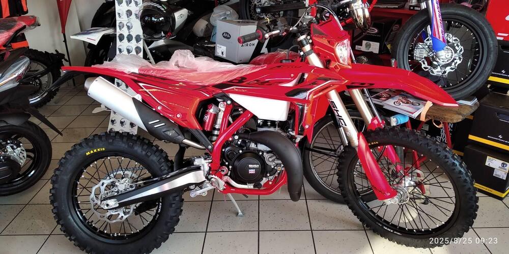 Betamotor RR X-PRO 300 2T Enduro (2026) (2)