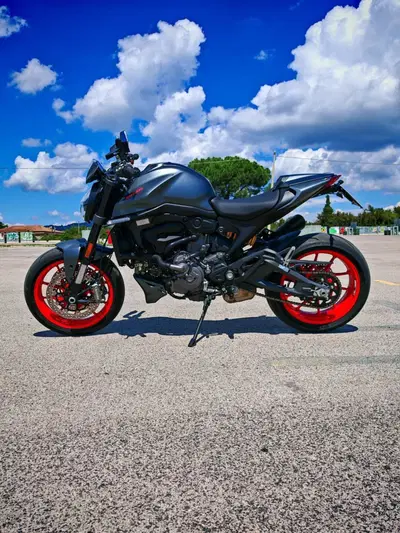 Ducati Monster 937 + (2021 - 25) usata