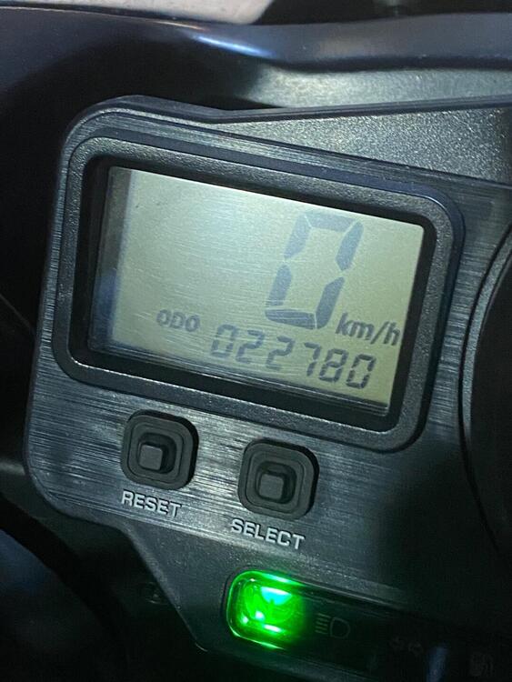 Yamaha YZF R6 (2001 - 02) (5)