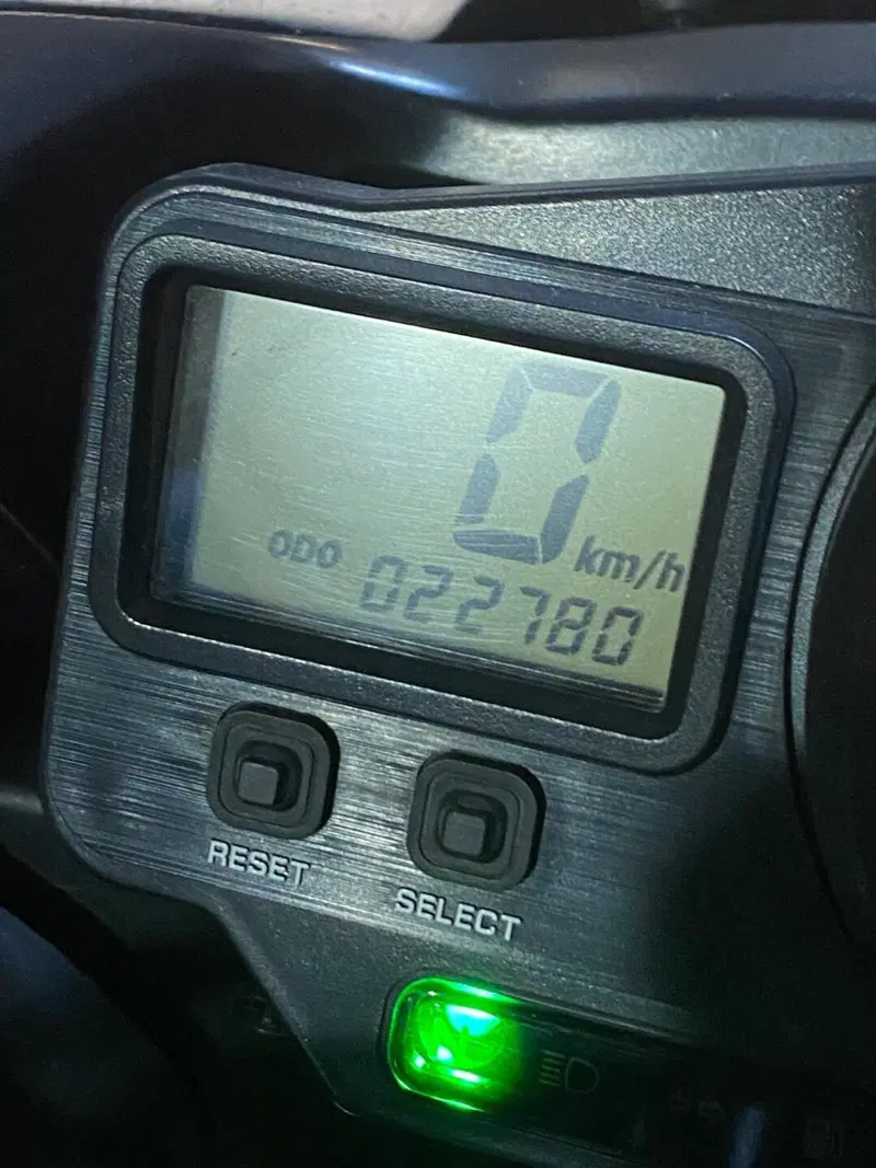 Yamaha YZF R6 (2001 - 02) (5)