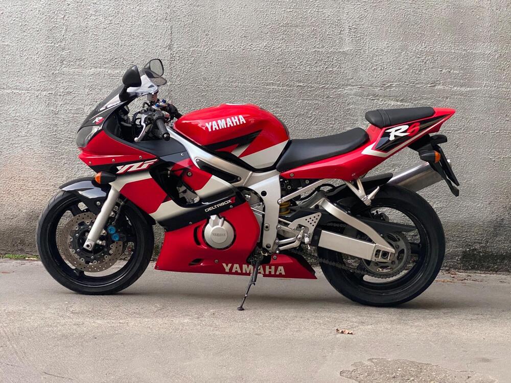 Yamaha YZF R6 (2001 - 02) (2)