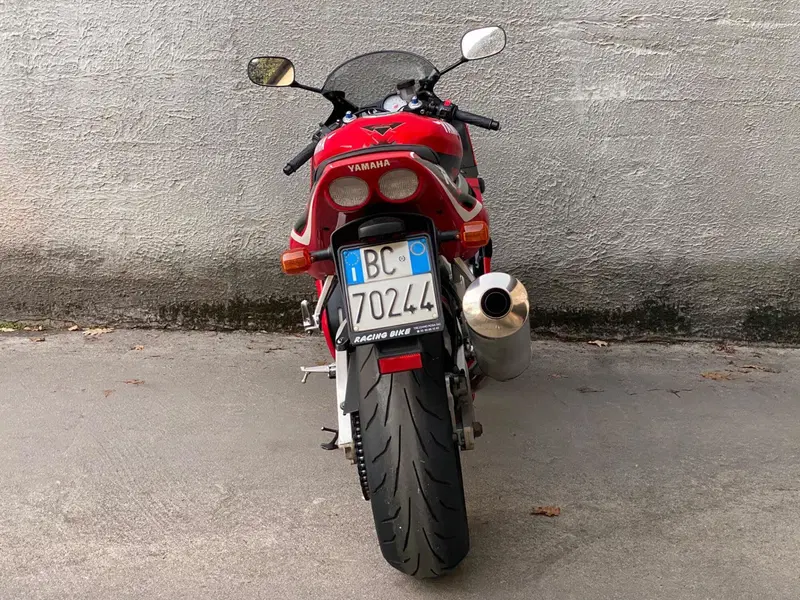 Yamaha YZF R6 (2001 - 02) (4)