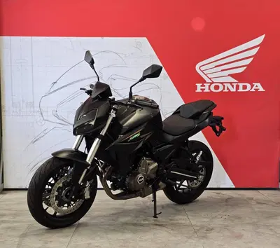 QJ Motor SRK 700 (2023 - 25) nuova