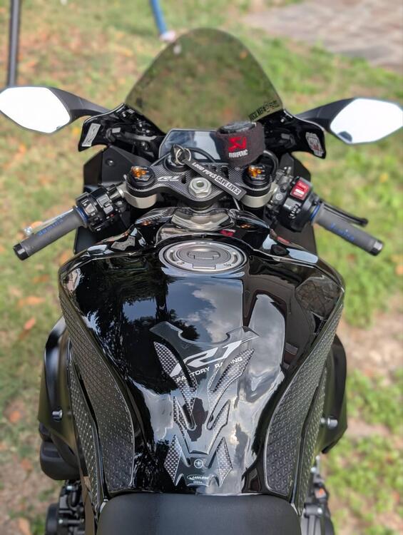 Yamaha YZF R1 (2020 - 25) (4)