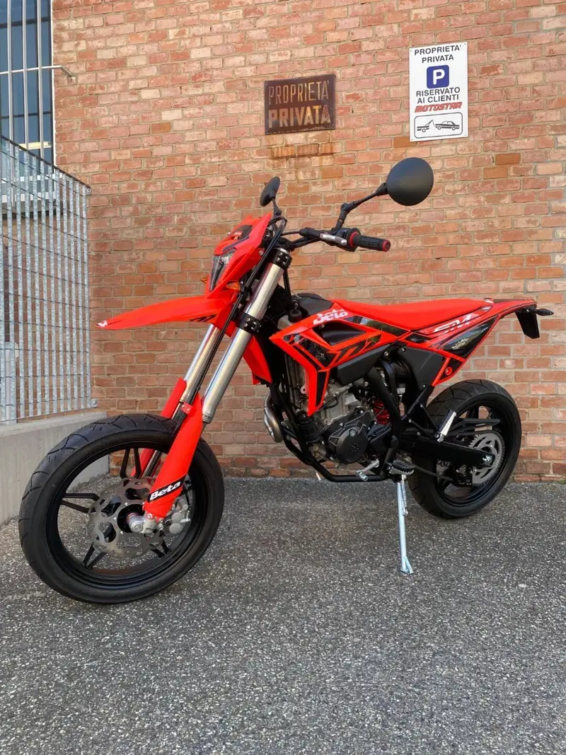 Betamotor RR 125 4T Motard T (2025 - 26) (3)