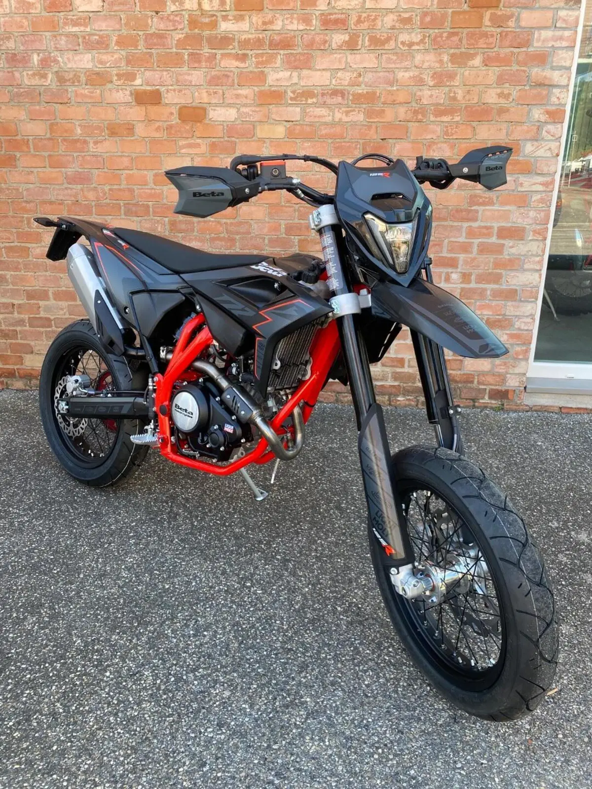 Betamotor RR 125 4T Motard R (2025 - 26) (3)