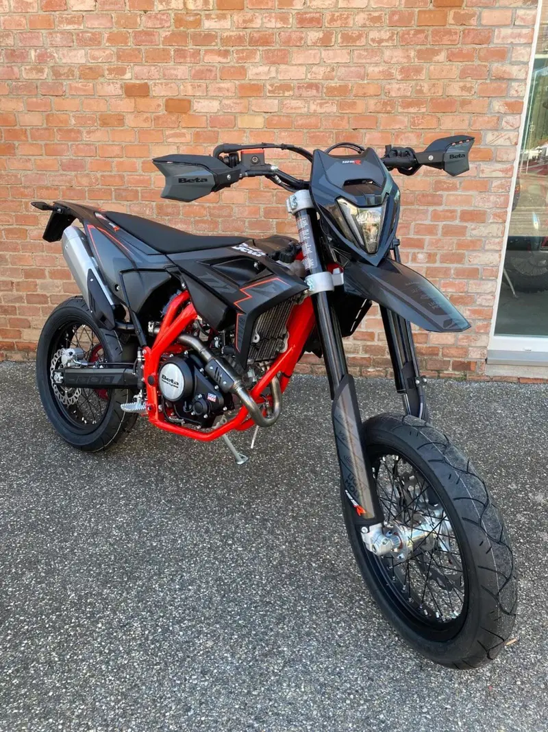Betamotor RR 125 4T Motard R (2025 - 26) (3)