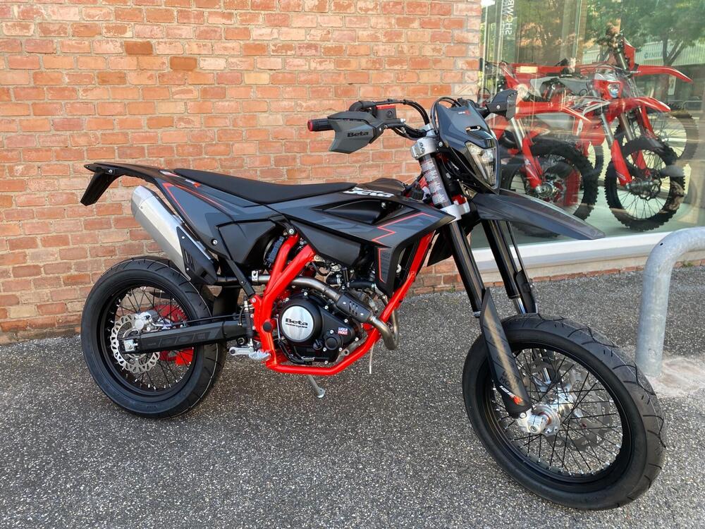 Betamotor RR 125 4T Motard R (2025) (4)