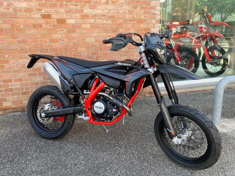 Betamotor RR 125 4T Motard R (2025 - 26) (4)