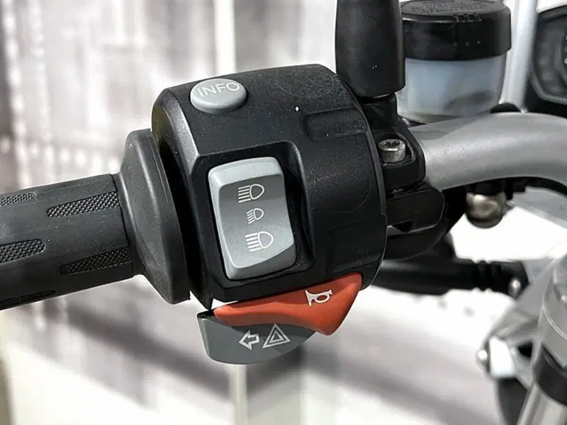 Bmw R 1200 R (2006 - 11) (4)