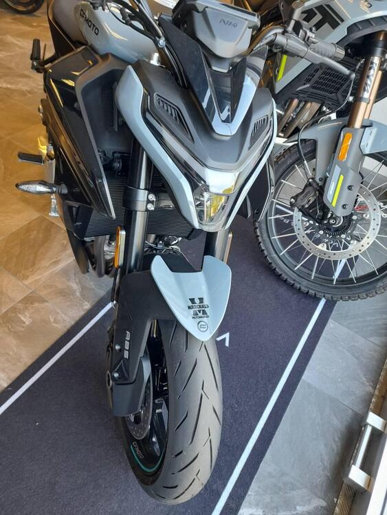 CFMOTO 675NK (2025) (2)