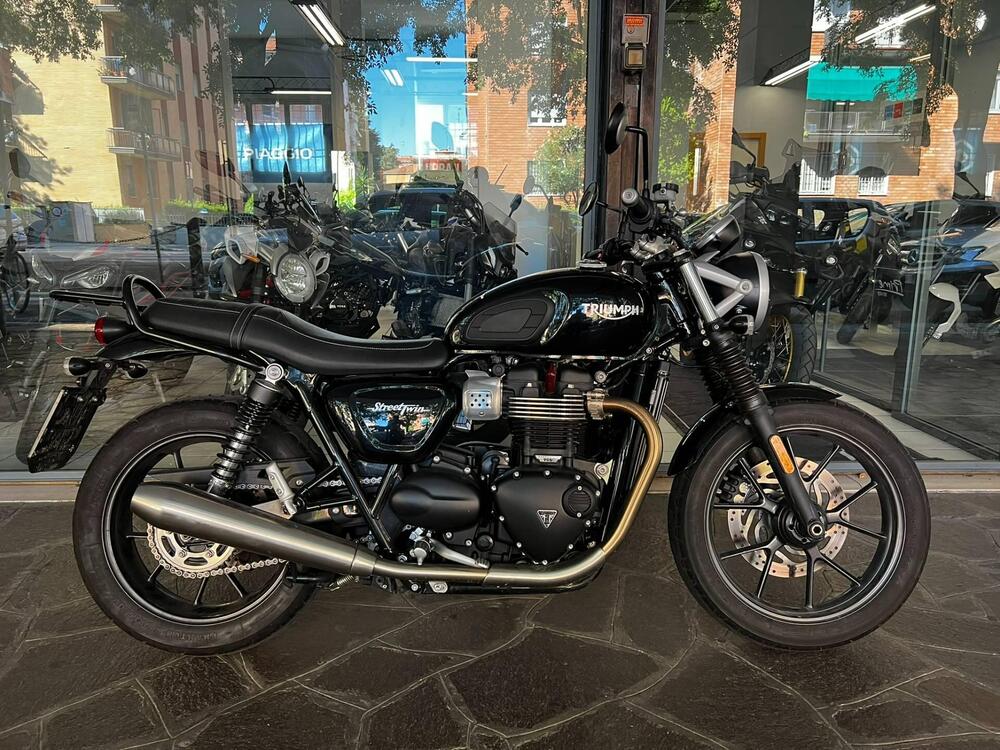Triumph Street Twin 900 (2016)