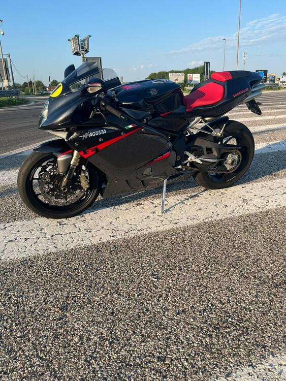 MV Agusta F4 1000 R 1+1 (2006 - 08) (2)