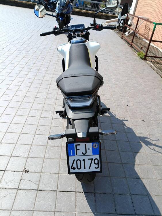 Husqvarna Vitpilen 401 (2024 - 25) (4)