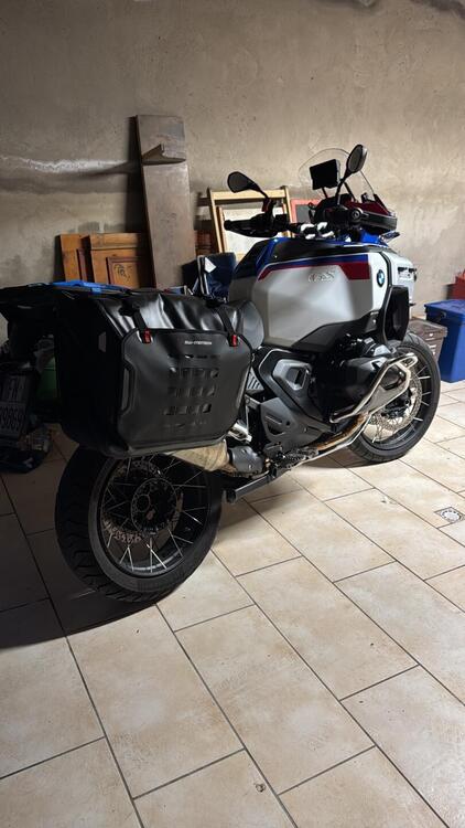 Bmw R 1300 GS Adventure Trophy (2025) (2)
