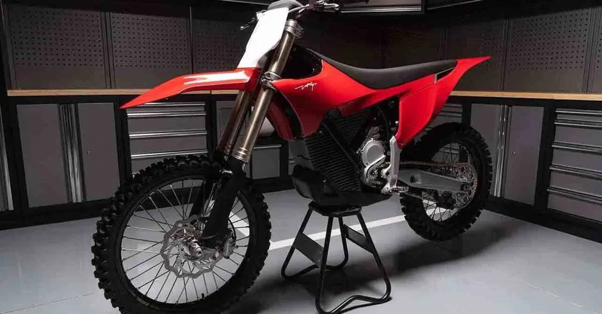 Dietrofront nel Supercross Americano: riammesse le Moto Elettriche 