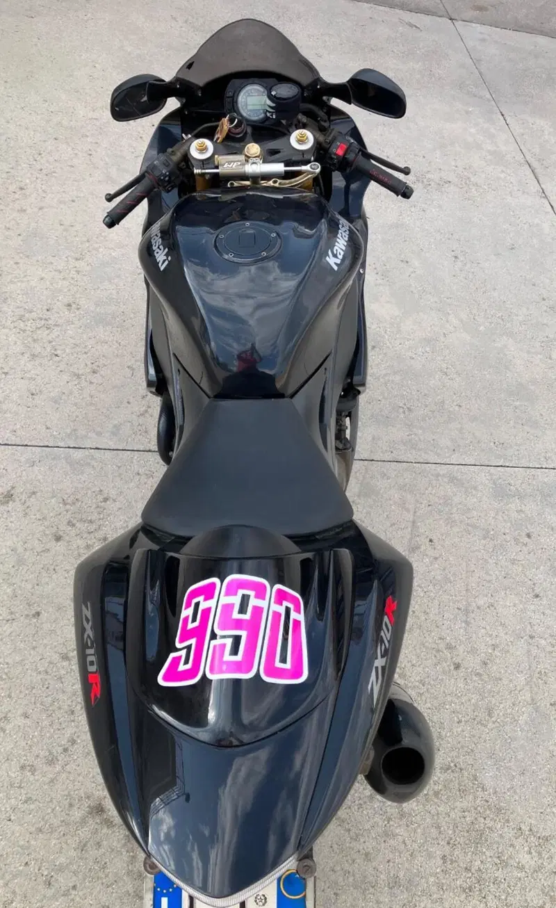 Kawasaki Ninja ZX-10R (04-05) (2)