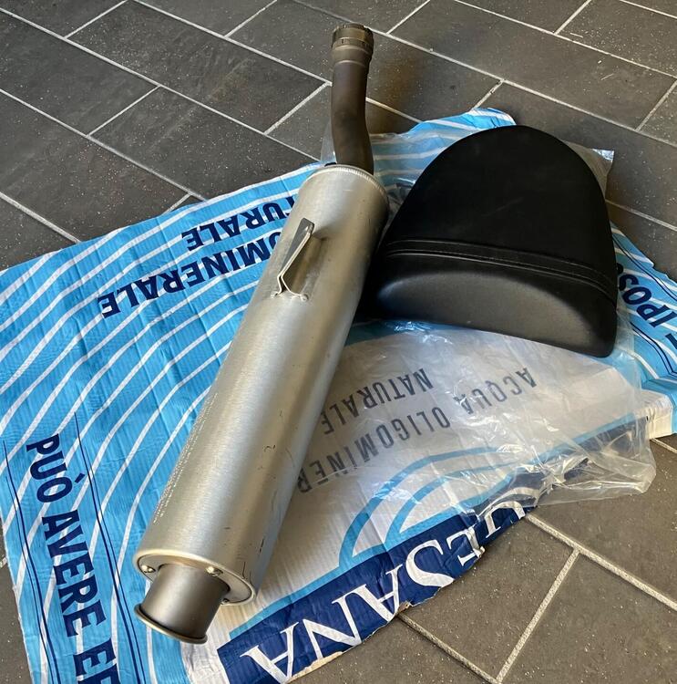 Kawasaki Ninja ZX-10R (04-05) (3)