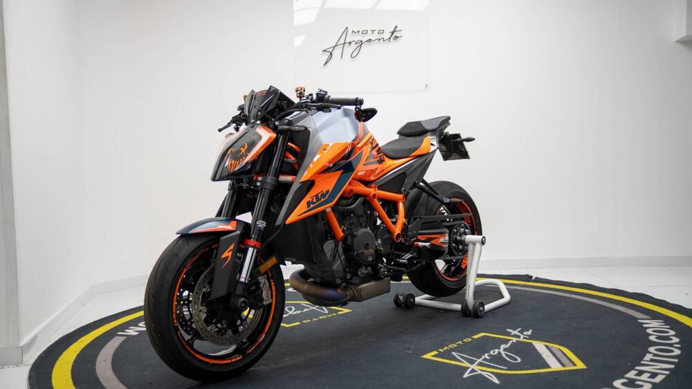 KTM 1290 Super Duke R (2020) (4)