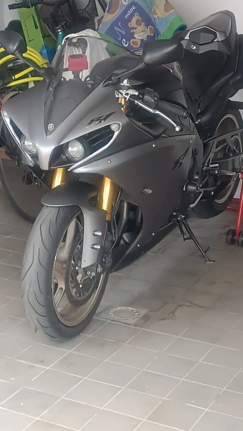 Yamaha YZF R1 (2012 - 14) (4)