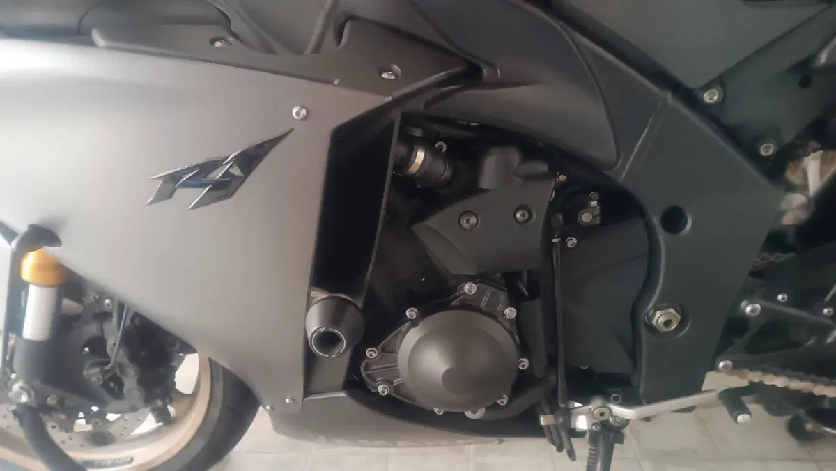 Yamaha YZF R1 (2012 - 14) (10)