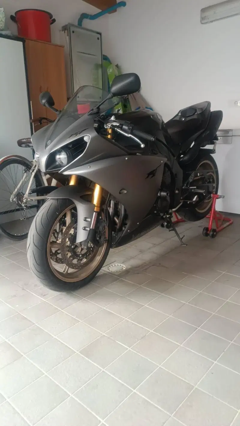 Yamaha YZF R1 (2012 - 14) (15)