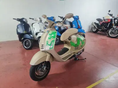 Vespa Vespa 946 Dragon 125 (2024) usata