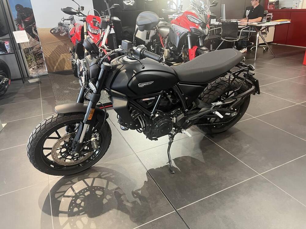 Ducati Scrambler 800 Icon Dark (2025) (5)