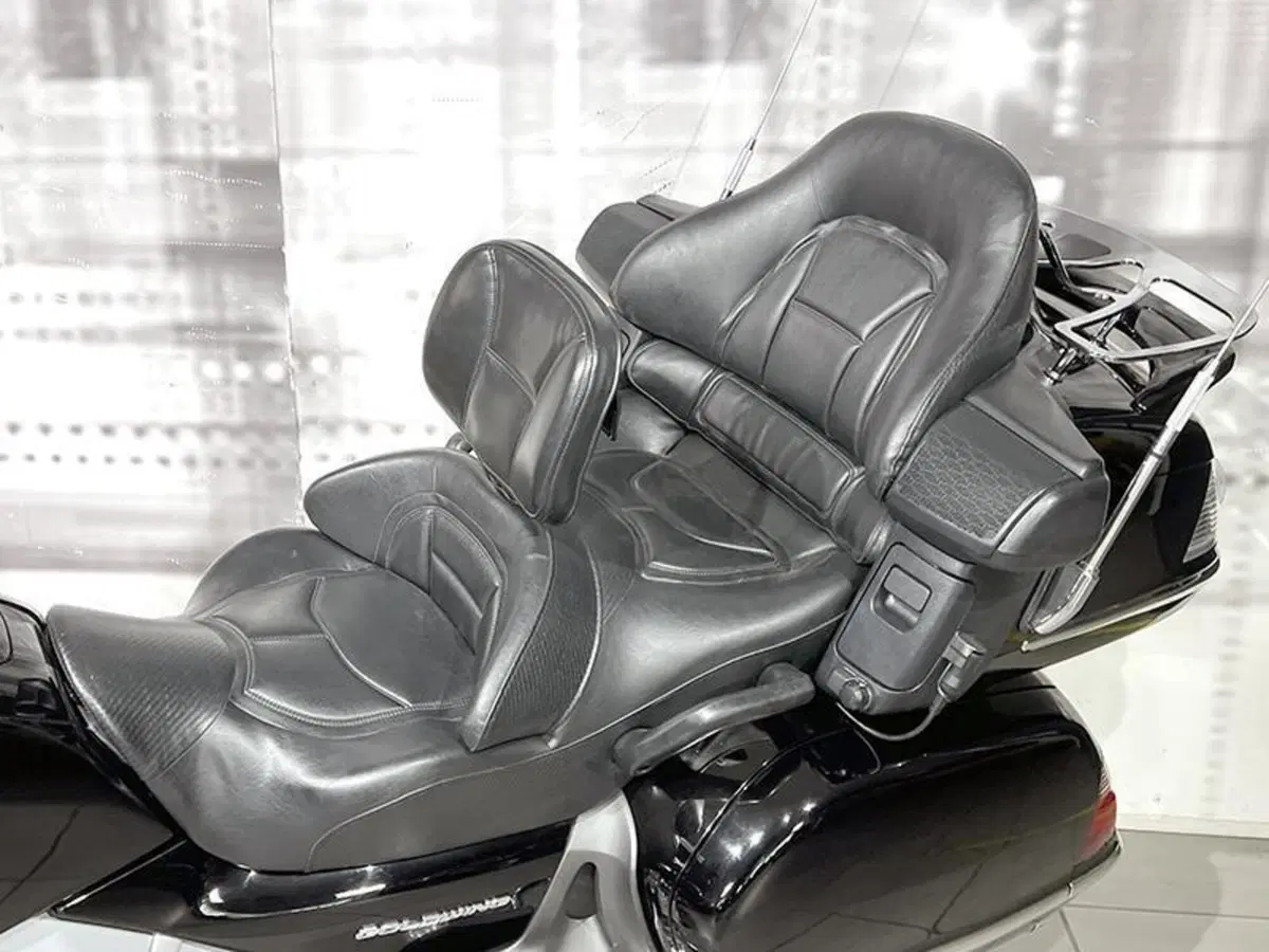 Honda GL 1800 Gold Wing (2007 - 11) (4)