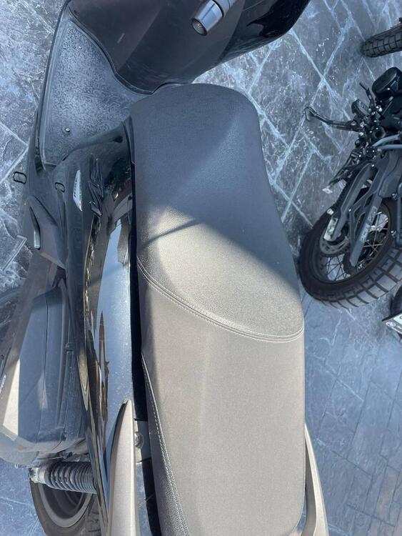 Honda SH 350i GT (2025) (2)