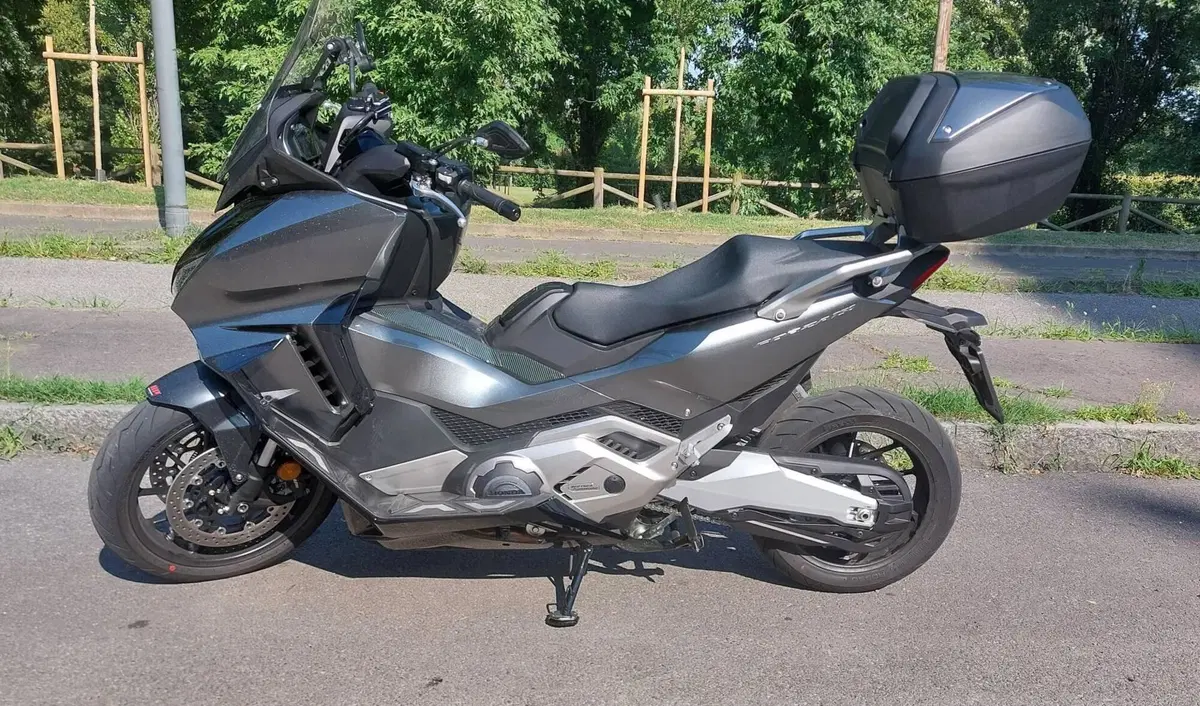 Honda Forza 750 DCT Urban (2021 - 24) (2)