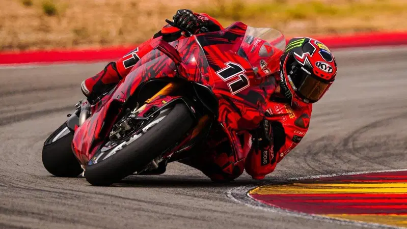 SBK 2025. Razgatlioglu &egrave; pi&ugrave; veloce di Bulega nei test di Aragon