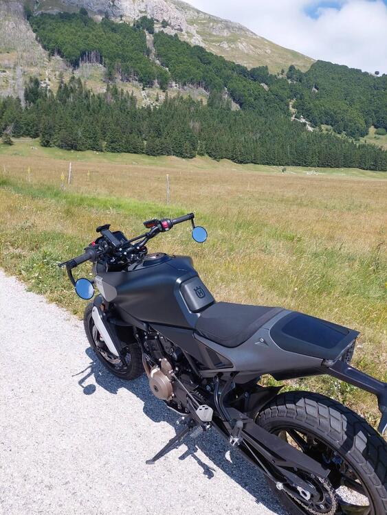 Husqvarna Svartpilen 801 (2024 - 25) (4)