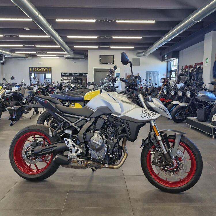 Suzuki GSX-8S (2025)