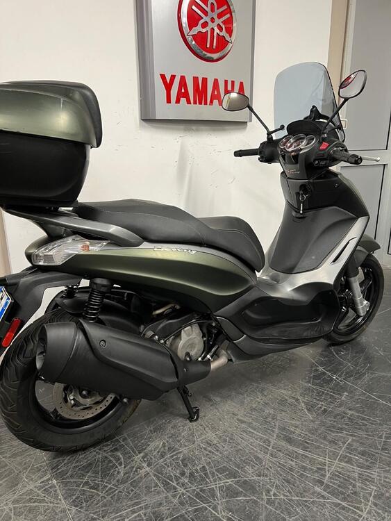 Piaggio Beverly 350 SportTouring ie ABS (2011 - 17) (4)