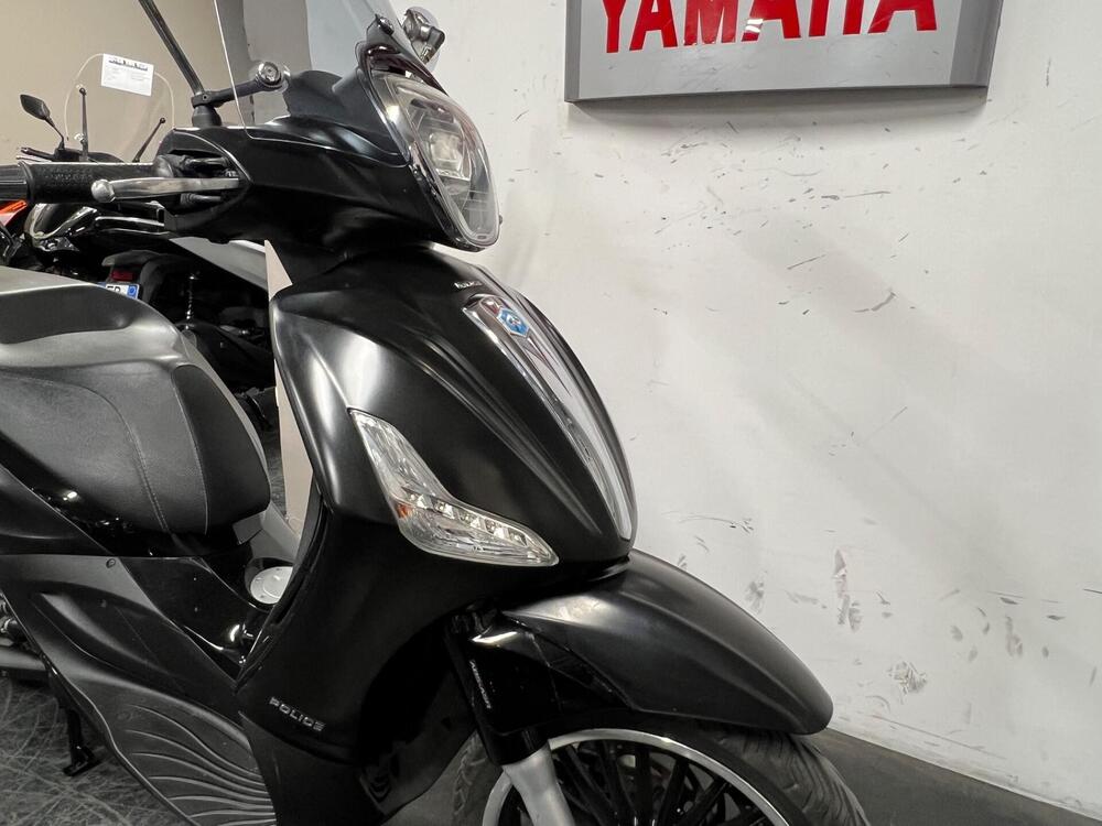 Piaggio Beverly 300 i.e. Police ABS-ASR (2017 - 20) (2)