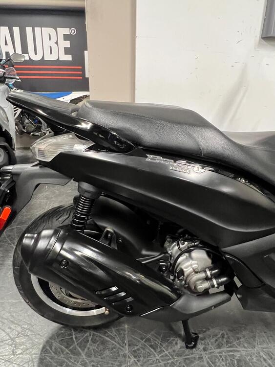 Piaggio Beverly 300 i.e. Police ABS-ASR (2017 - 20) (5)